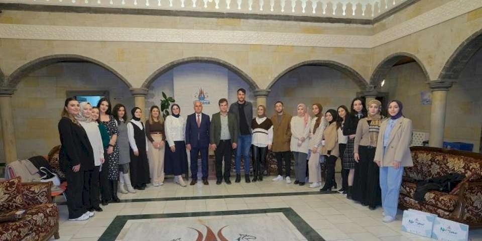 Mehmet Savran'dan Nevşehirli gönüllü gençlere tebrik