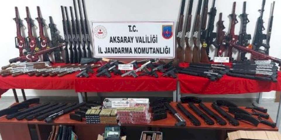 Jandarmanın baskın yaptığı evde cephanelik çıktı