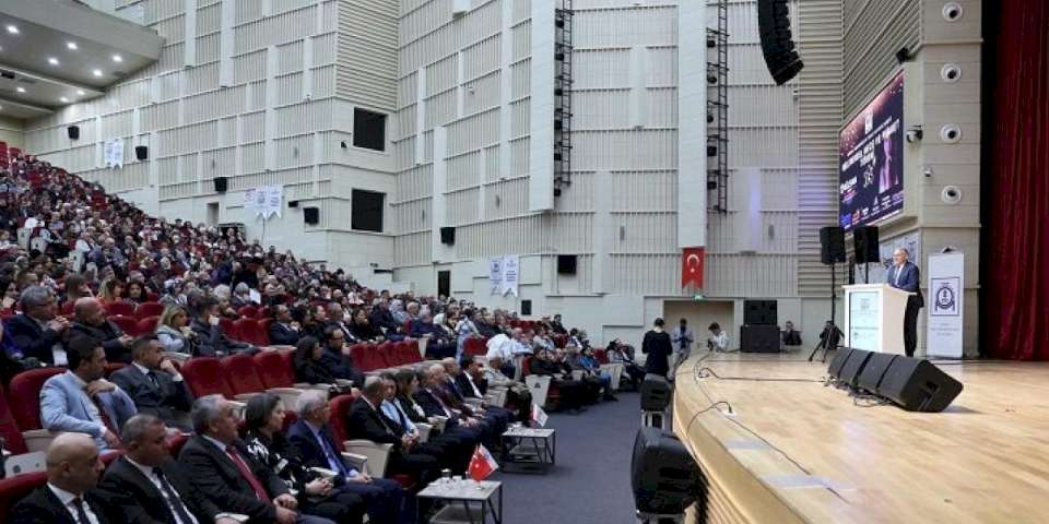 Kayserili mühendislerden anlamlı gece