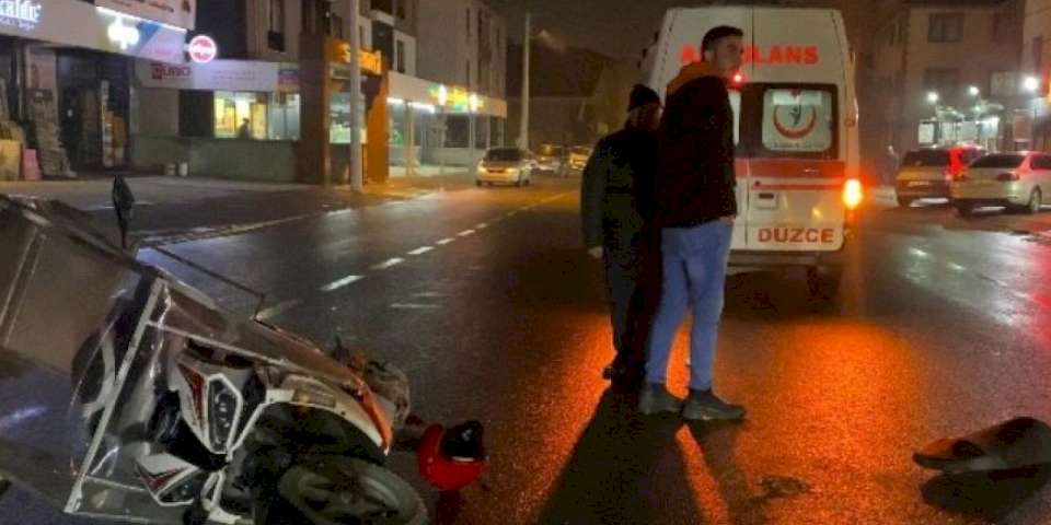 Düzce’de otomobille motosiklet çarpıştı: 2 yaralı