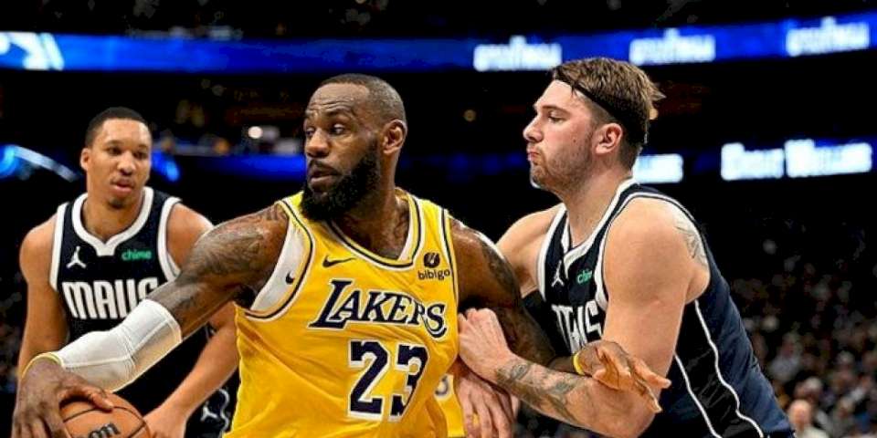 Mavericks Luka Doncic'le Lakers'ı devirdi!
