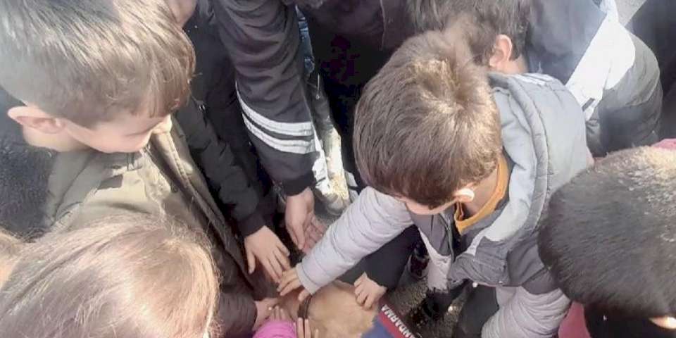 Jandarma köpeği 'Yazgan' çocukların kahramanı oldu