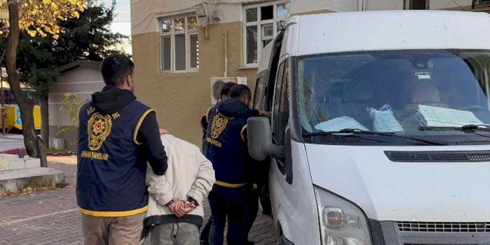 Adıyaman'da aranan 2 zanlı yakalandı