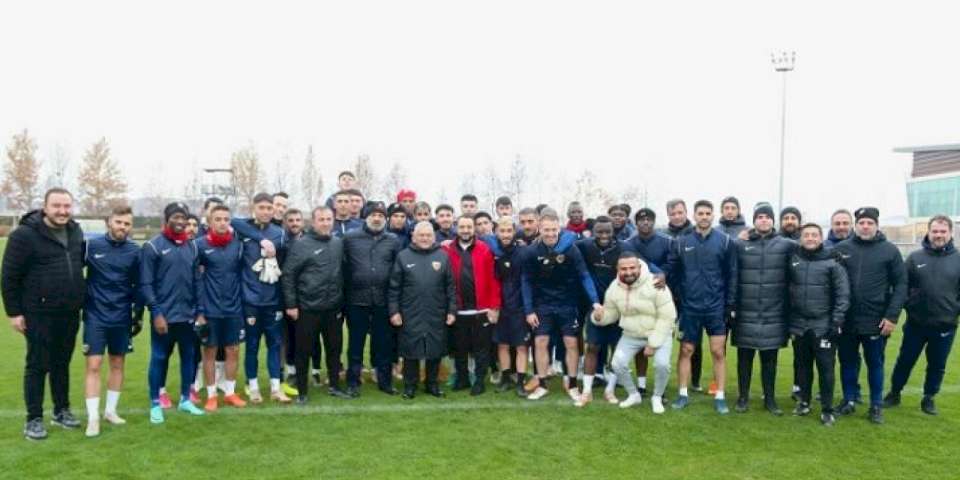 Büyükşehir'den Kayserispor'a moral ziyareti