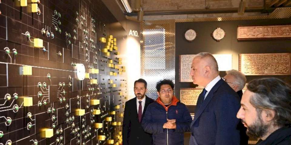 Depo No:4'e Bakan Ersoy'dan yakın mercek