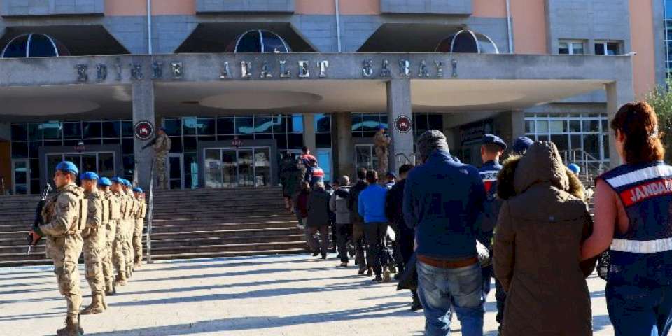 Edirne’de 12 terör suçlusu yakalandı