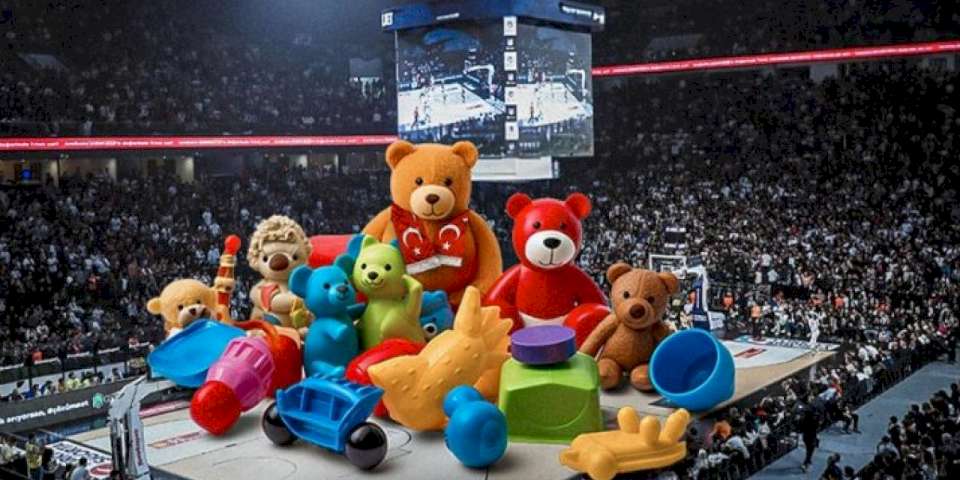 Depremzede çocuklar için haydi İzmit’in Perilerinin maçına!