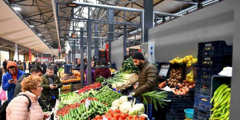 Esnaf ve vatandaştan yenilenen Ulus Hali’ne tam not