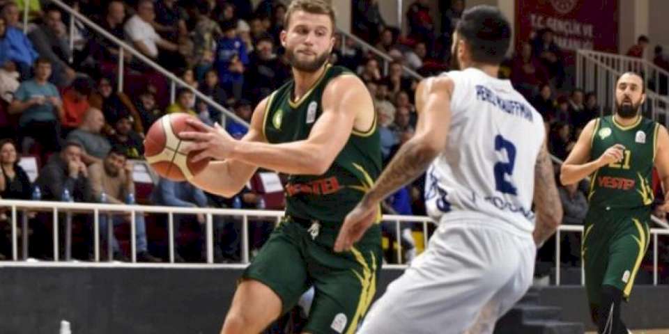 Potanın Tarzanları deplasmanda yenildi