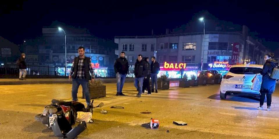 Düzce’de motosikletle otomobil çarpıştı 1 yaralı