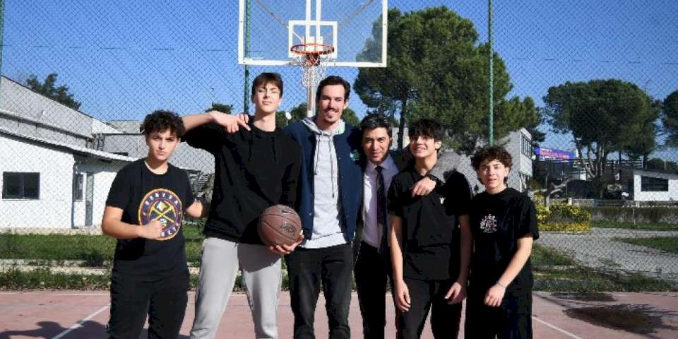 Omar Prewitt 'İspat'lı gençlerin konuğu oldu