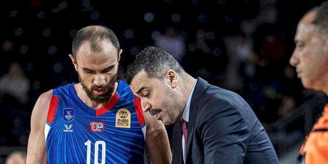 Anadolu Efes'te Erdem Can: Maçı küçük detaylarda kaybettik!
