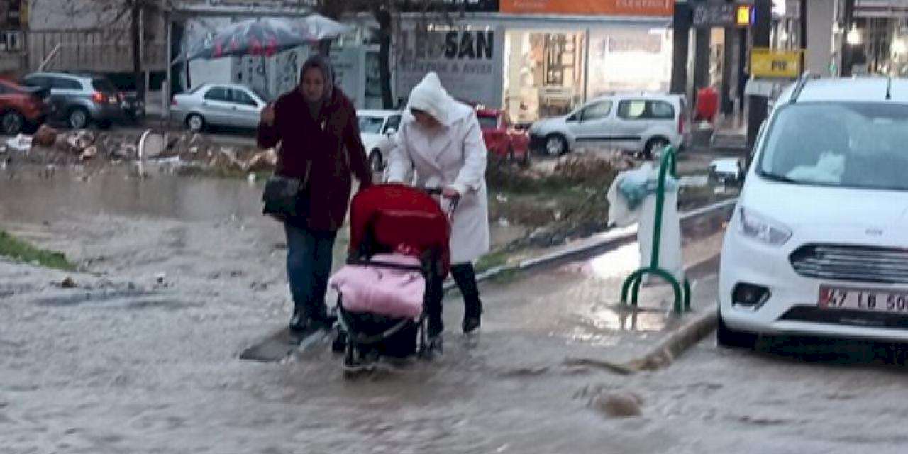 Mardin'de  sağanak yağış hayatı felç etti