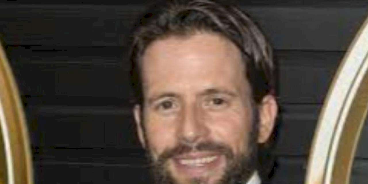 Ünlü oyuncu ve kızları uçak kurbanı