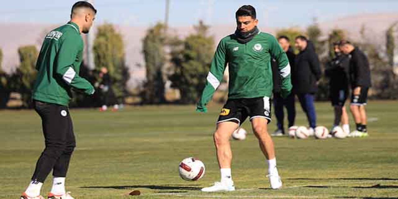 Konyaspor'da Galatasaray maçı öncesi 2 kadro dışı kararı!