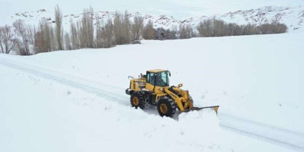 Bursa'da kardan kapanan 56 kırsal mahallenin yolları açıldı