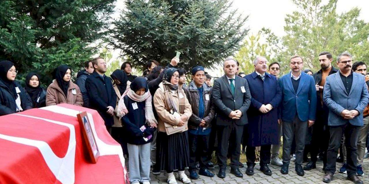 Endonezyalı ERÜ öğrencisi son yolculuğuna uğurlandı