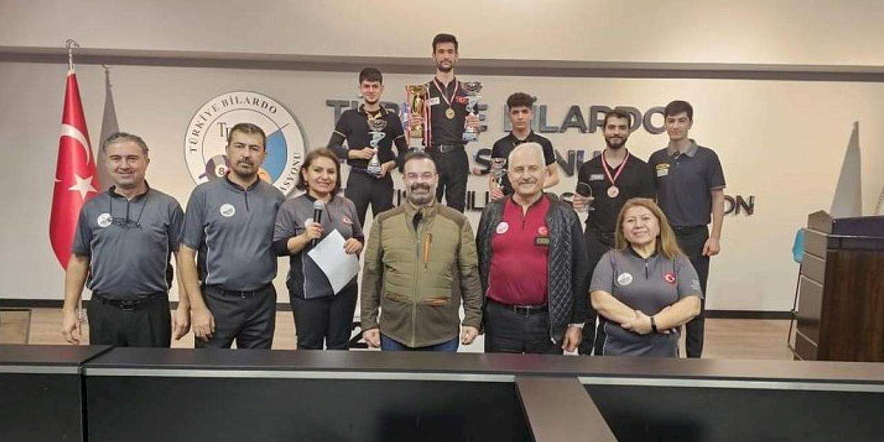 AGÜ öğrencisi bilardoda Türkiye şampiyonu oldu