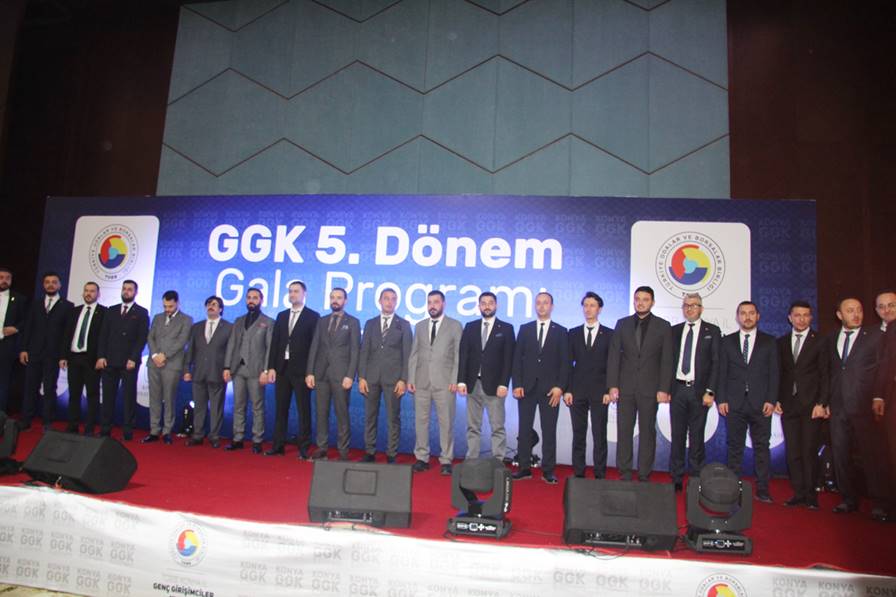 Genç Girişimciler devir teslim