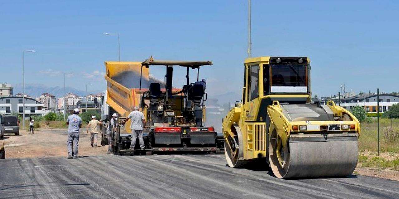 Antalya Muratpaşa 8 yıldır asfaltını üretiyor