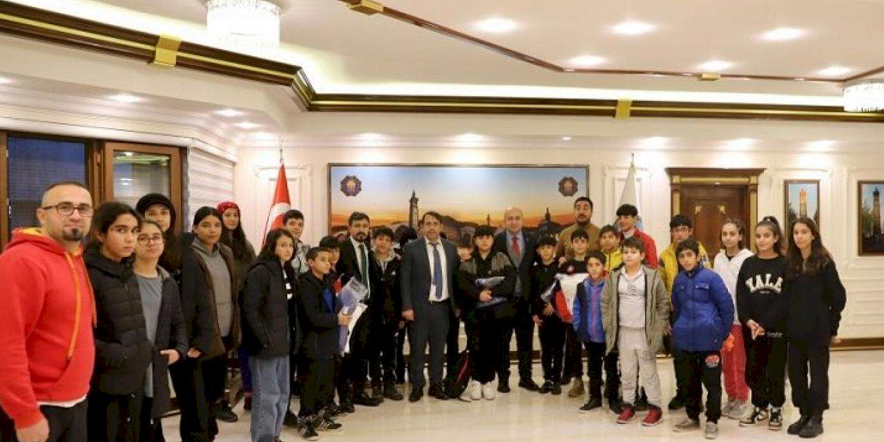 Diyarbakır Büyükşehir milli sporcuları ağırladı
