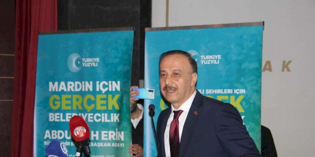 'Kimlik siyasetine hapsedilmiş bir siyasetle bir yere varma şansımız yok'