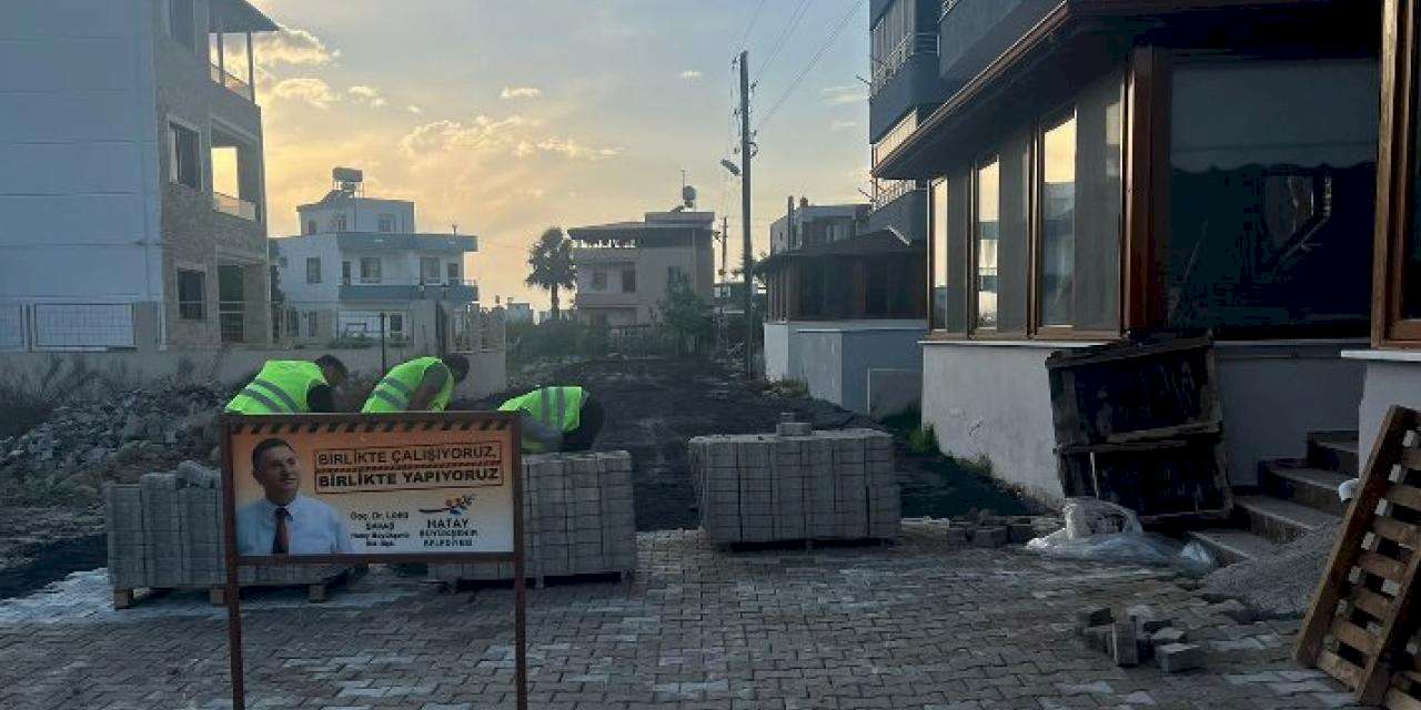 Hatay'da deprem hasarlı yollar yenileniyor
