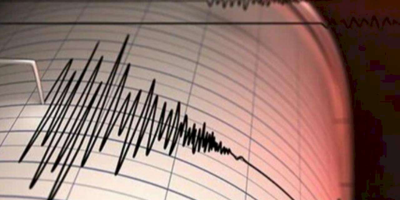 Antalya Kumluca 4,1 sallandı!