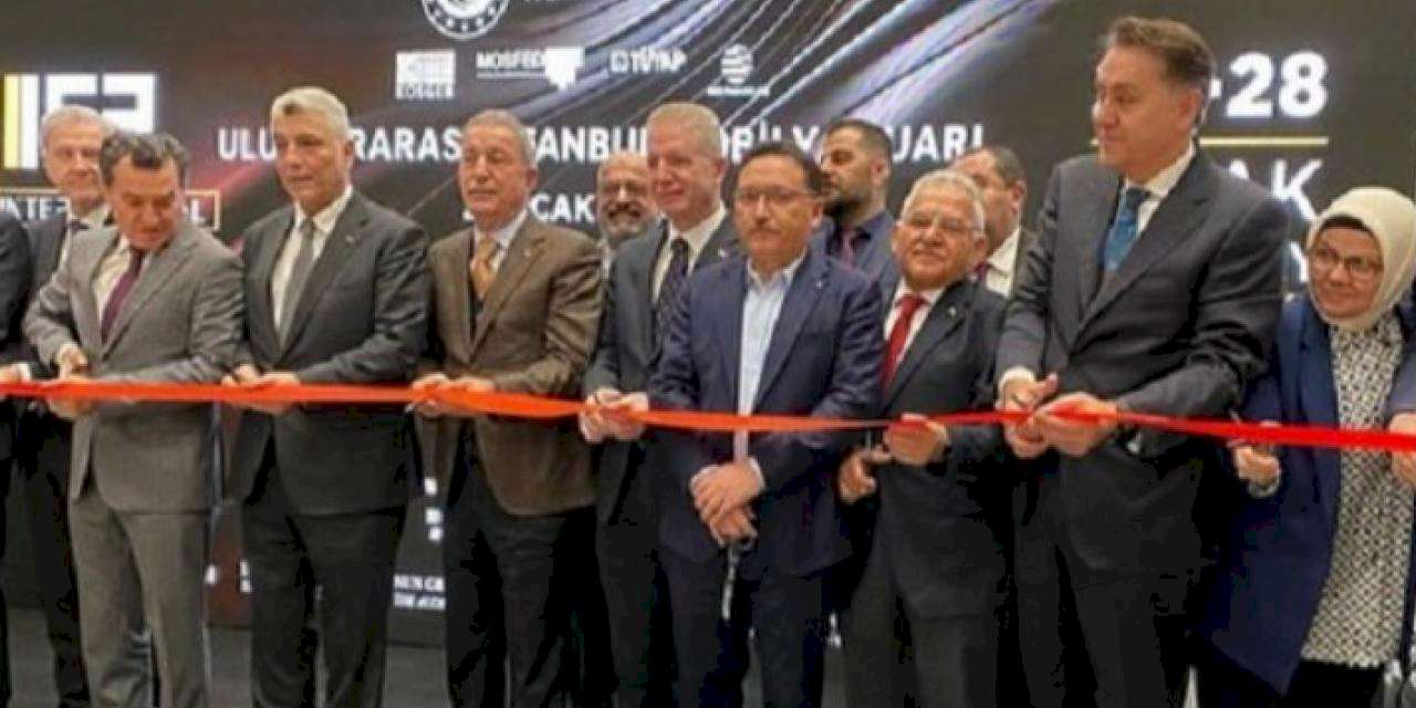 Başkan Büyükkılıç, Uluslararası İstanbul Mobilya Fuarı’nda Kayserili firmaların yanında