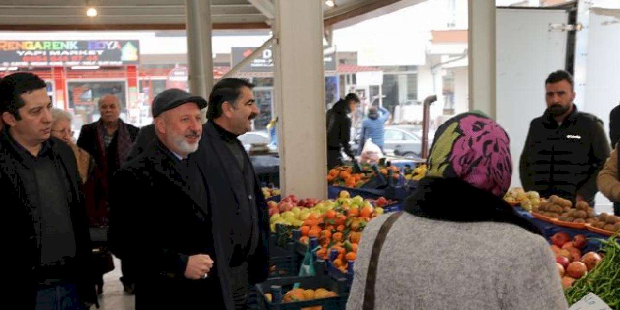 Başkan Çolakbayrakdar, pazar esnafını ziyaret etti
