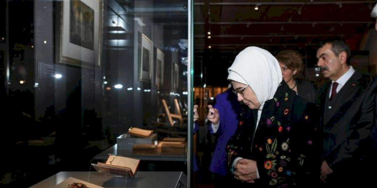 Emine Erdoğan'dan 'Maarif' sergisine ziyaret