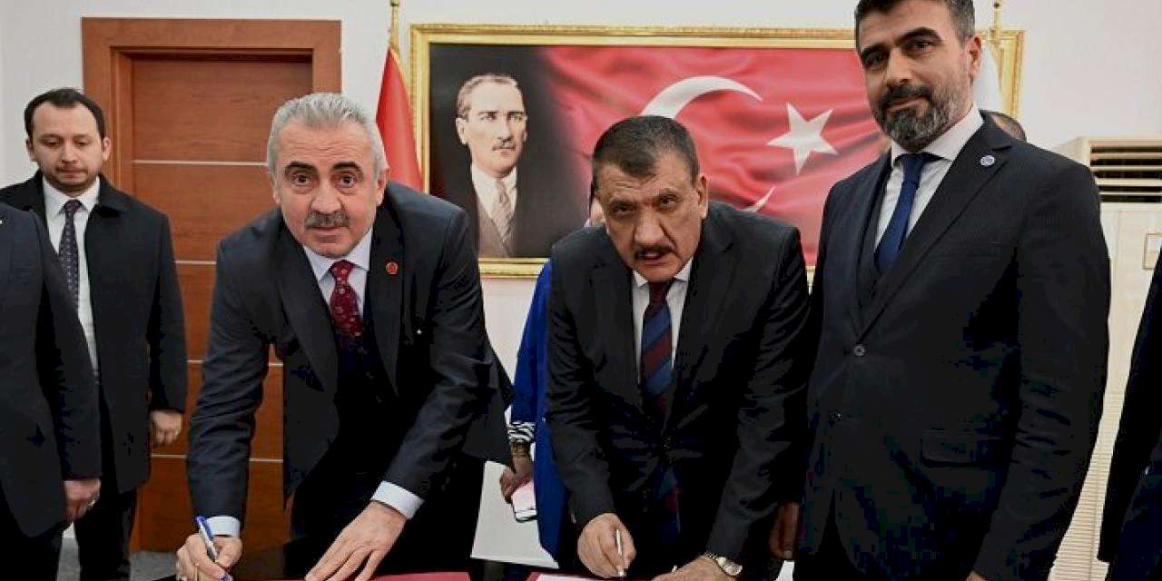 Malatya'da Büyükşehir ile Hizmet İş Sendikası arasında sözleşme imzalandı