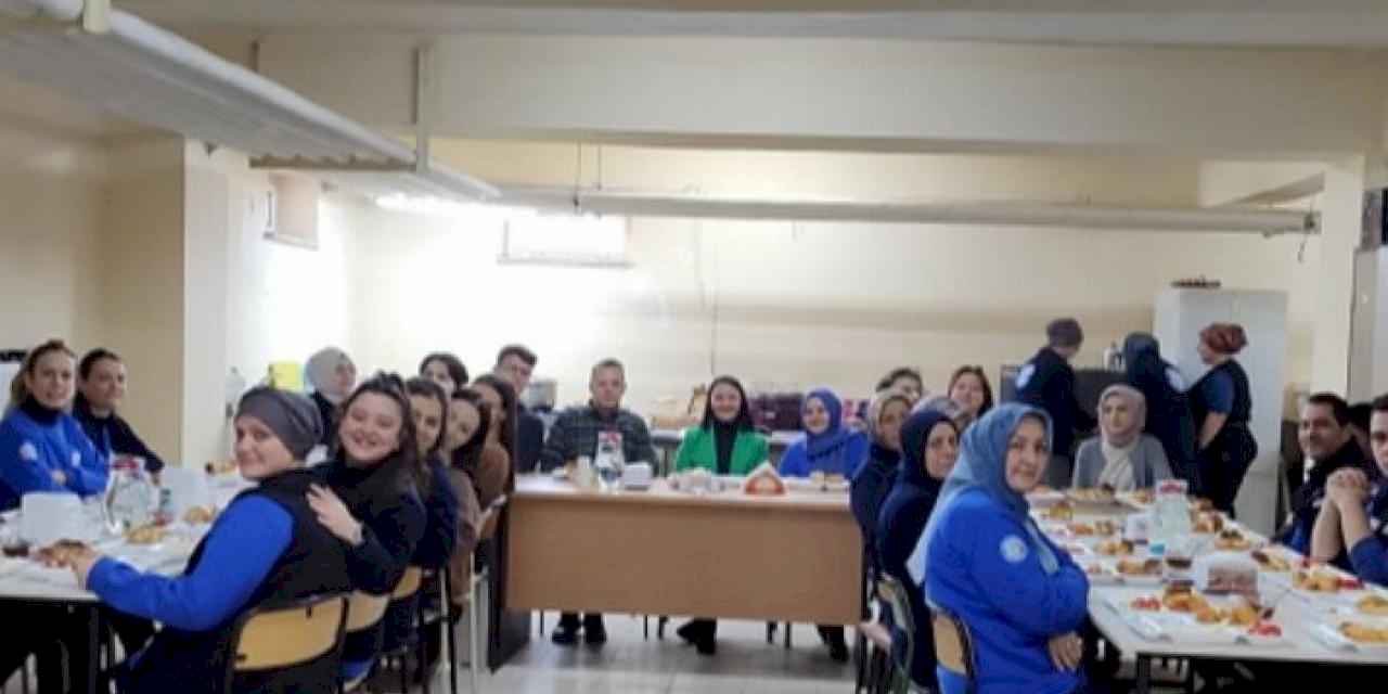 Başkan Tekin fabrika personeli ile kahvaltıda buluştu