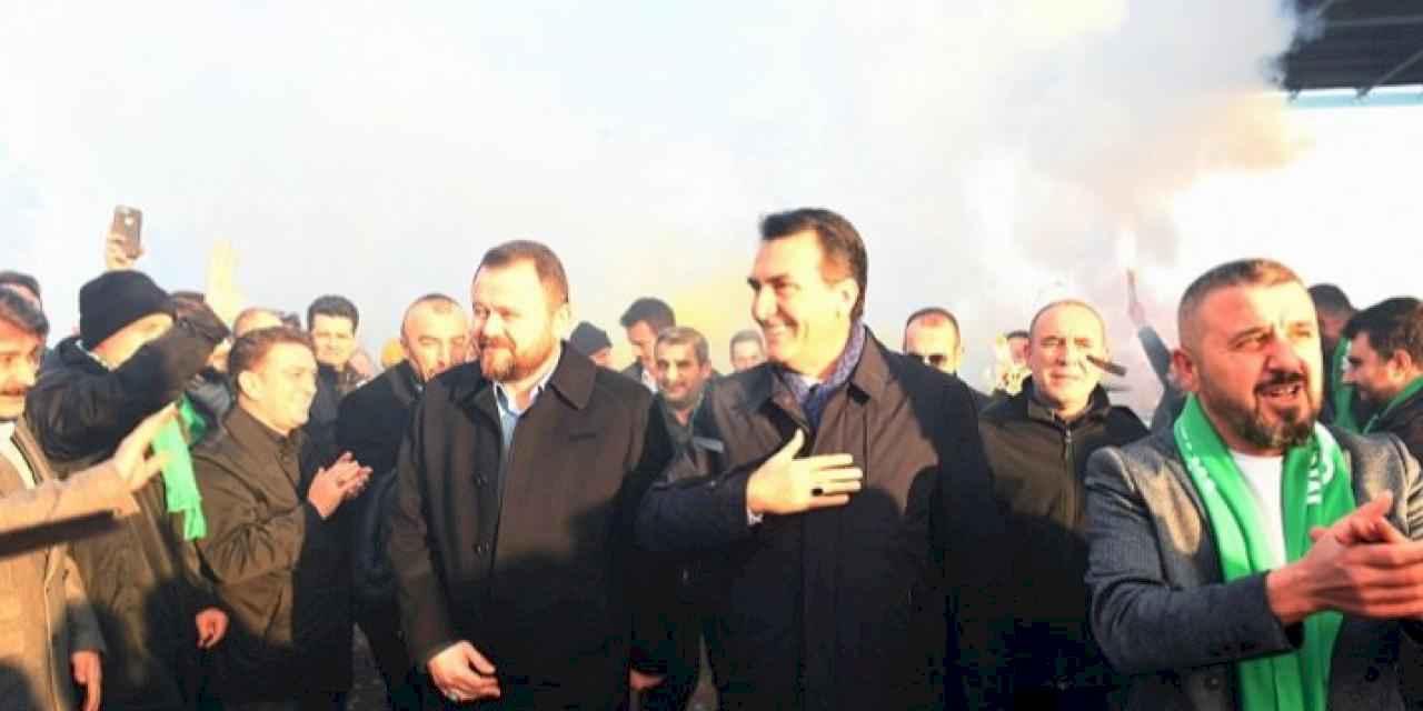 Başkan Dündar meşalelerle karşılandı