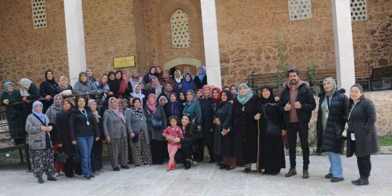 Kulalı kadınlar Manisa'da ağırlandı