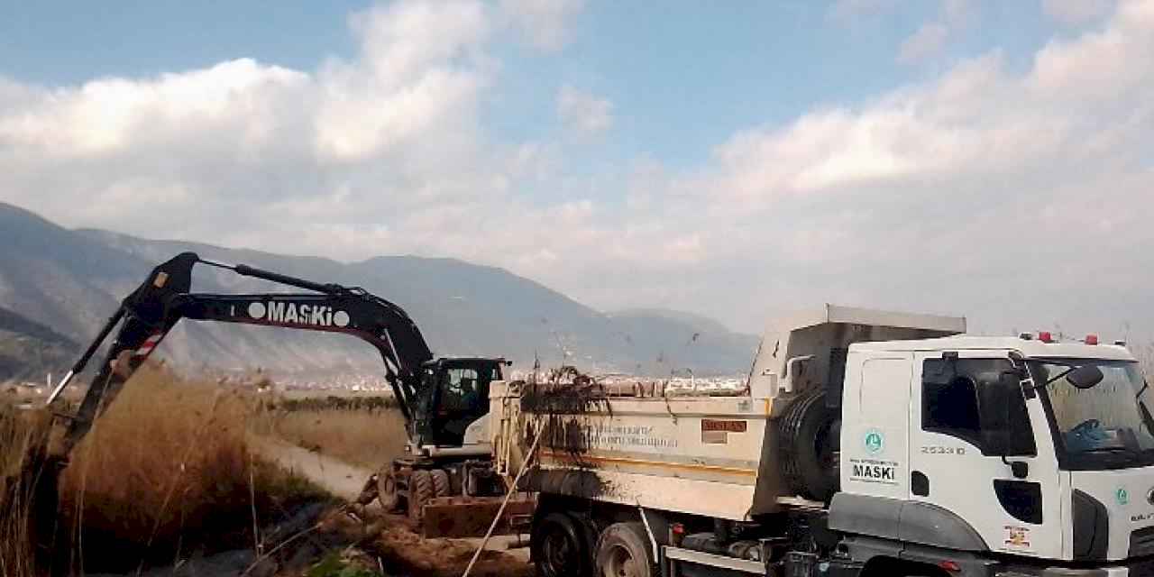 Manisa'da dere temizlik çalışmaları sürüyor