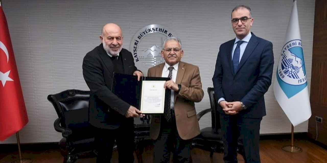 Kayseri Erciyes'te Kar Motosikleti Şampiyonası heyecanı