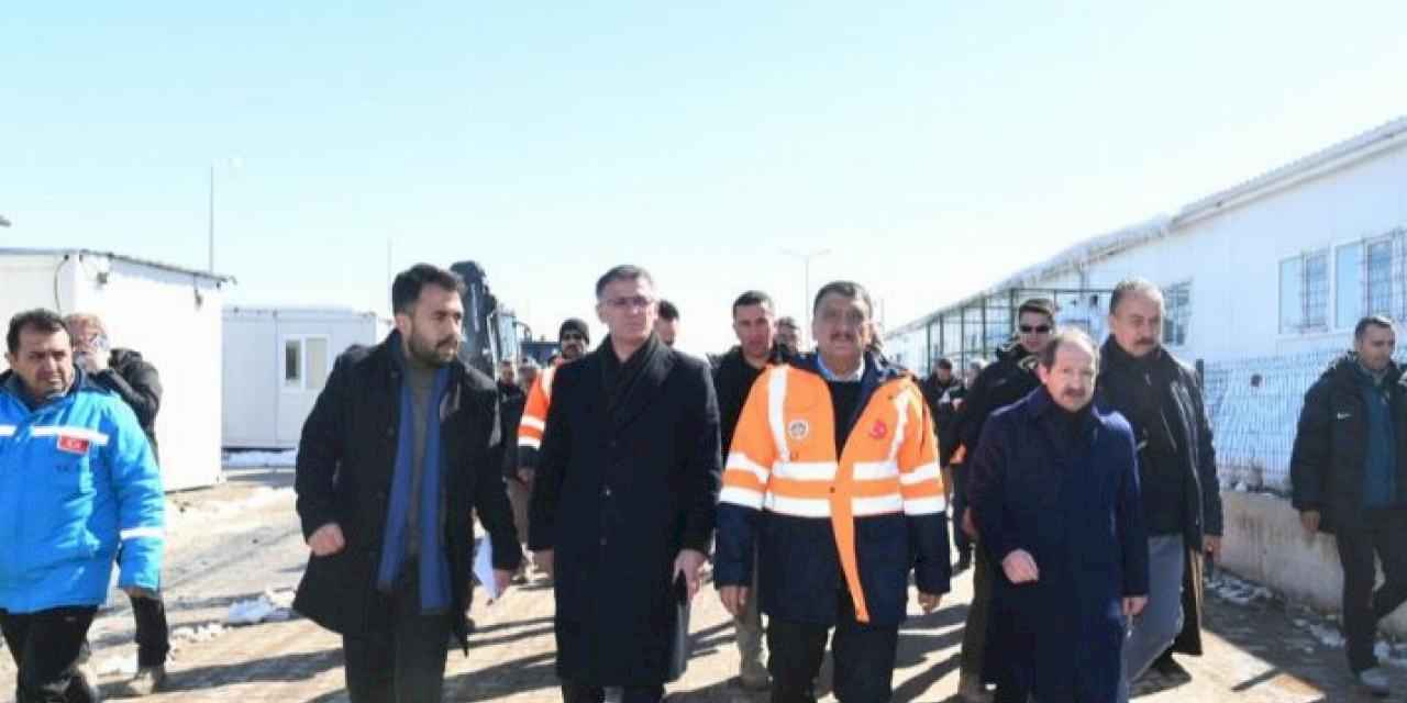 Başkan Gürkan'dan Beydağı konteyner kent alanına ziyaret