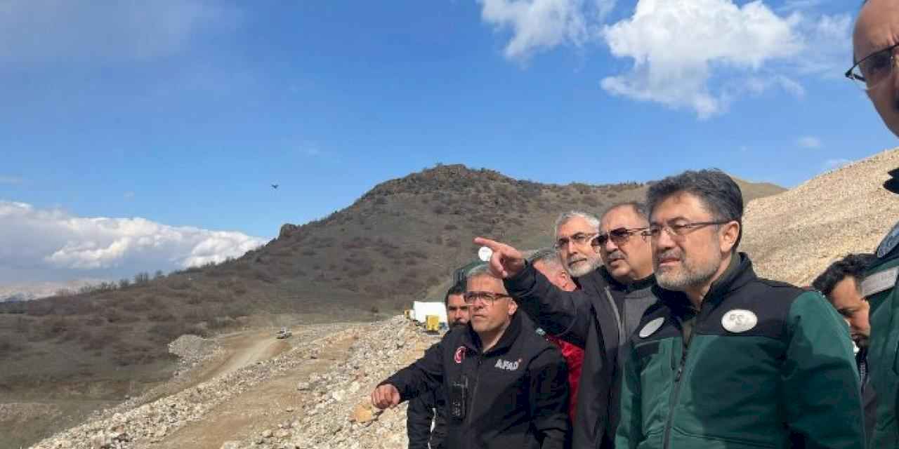 Bakan Özhaseki: İliç'te 9 noktadan numune alınıyor