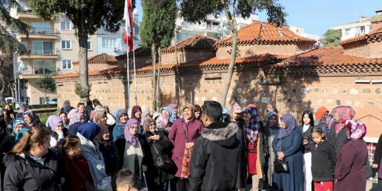 Kulalı kadınlar Manisa’nın tarihine yolculuk etti