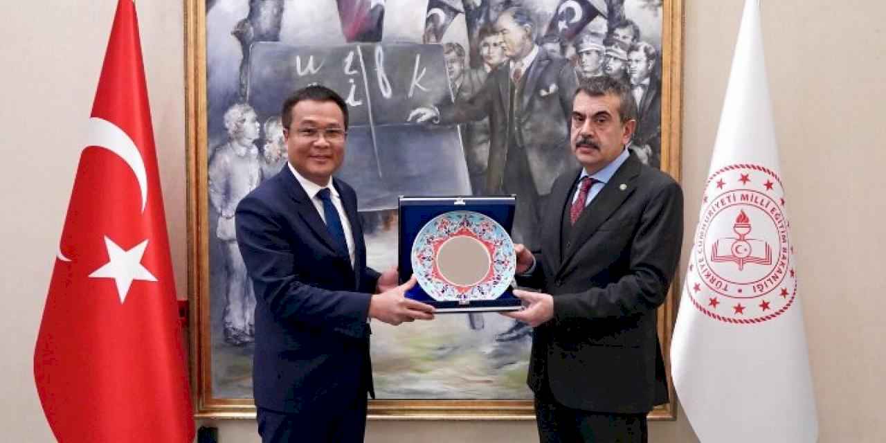 Kamboçya Büyükelçisi'nden MEB'e ziyaret