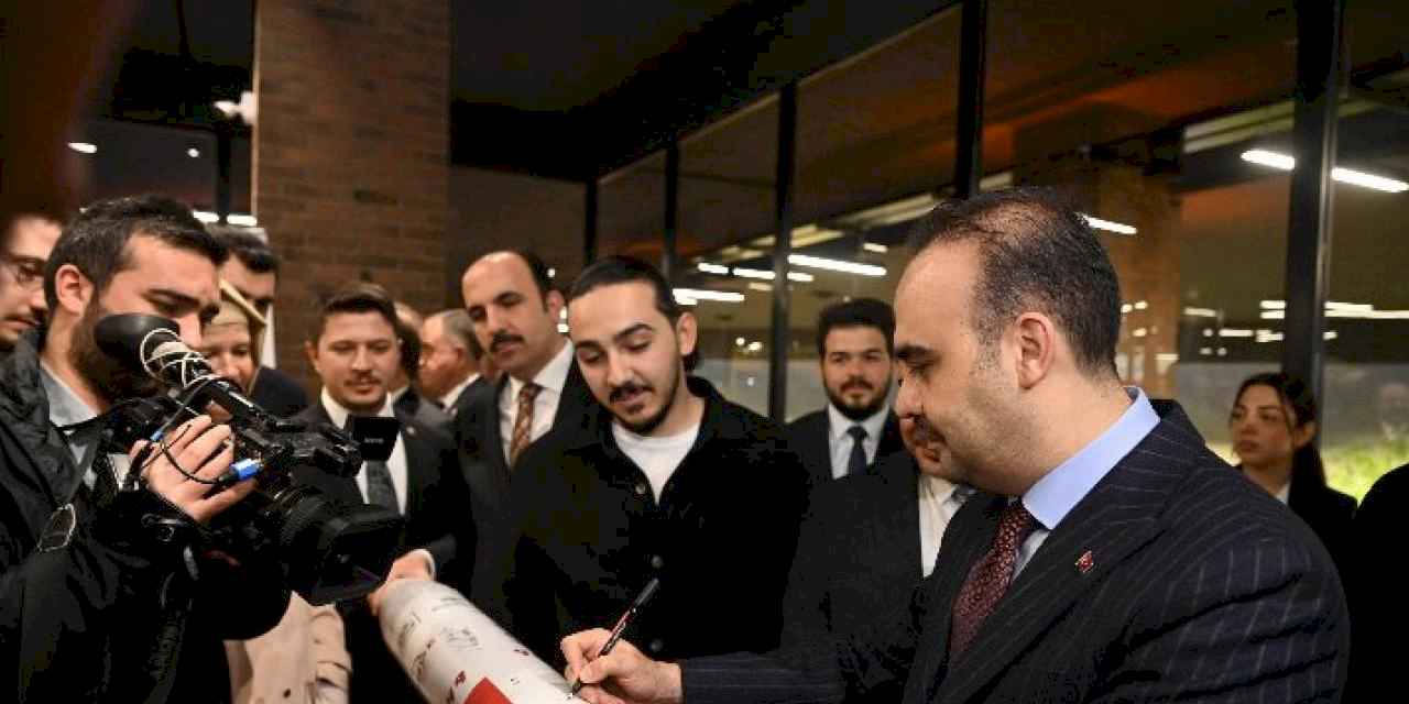 Bakan Kacır'dan KAPSÜL'e ziyaret