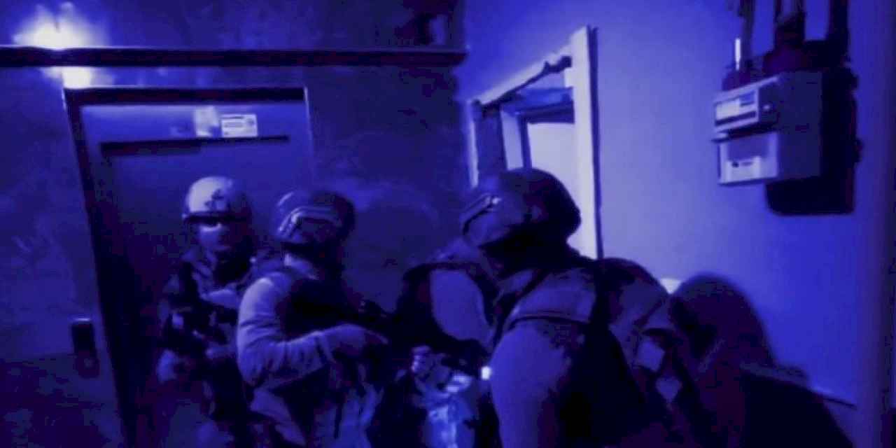 Gülbaharlar 'Kafes'lendi!