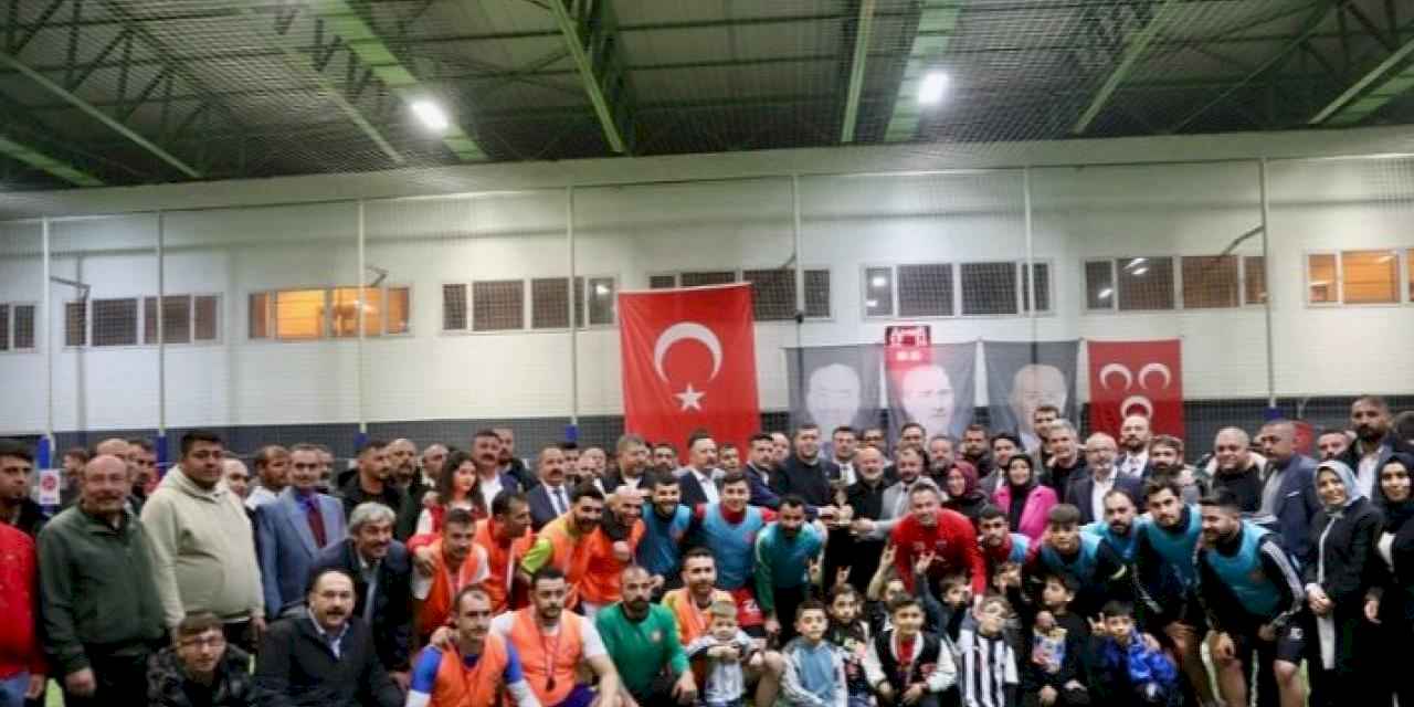 Başkan Çolakbayrakdar, turnuva finalini izledi