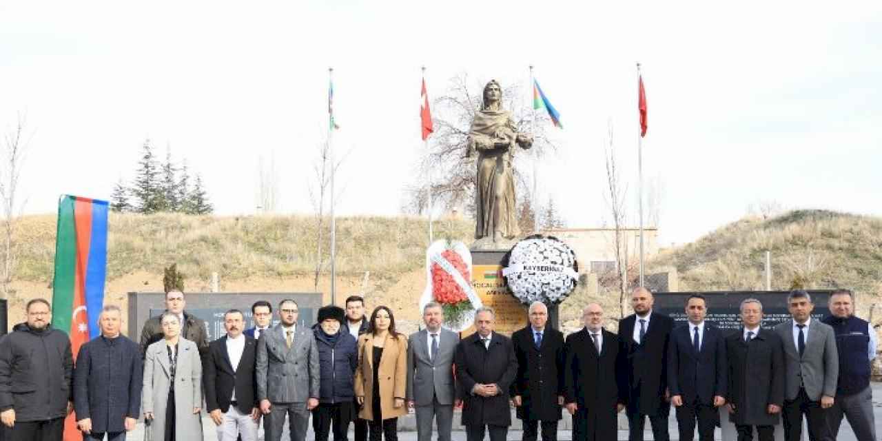 Hocalı şehitleri, yeni yapılan Azerbaycan Parkında anıldı