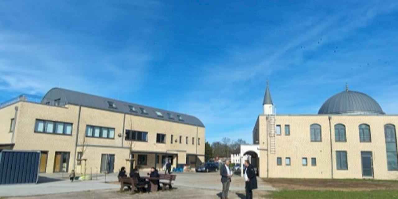 Almanya'da 10 yıldır bitmeyen cami