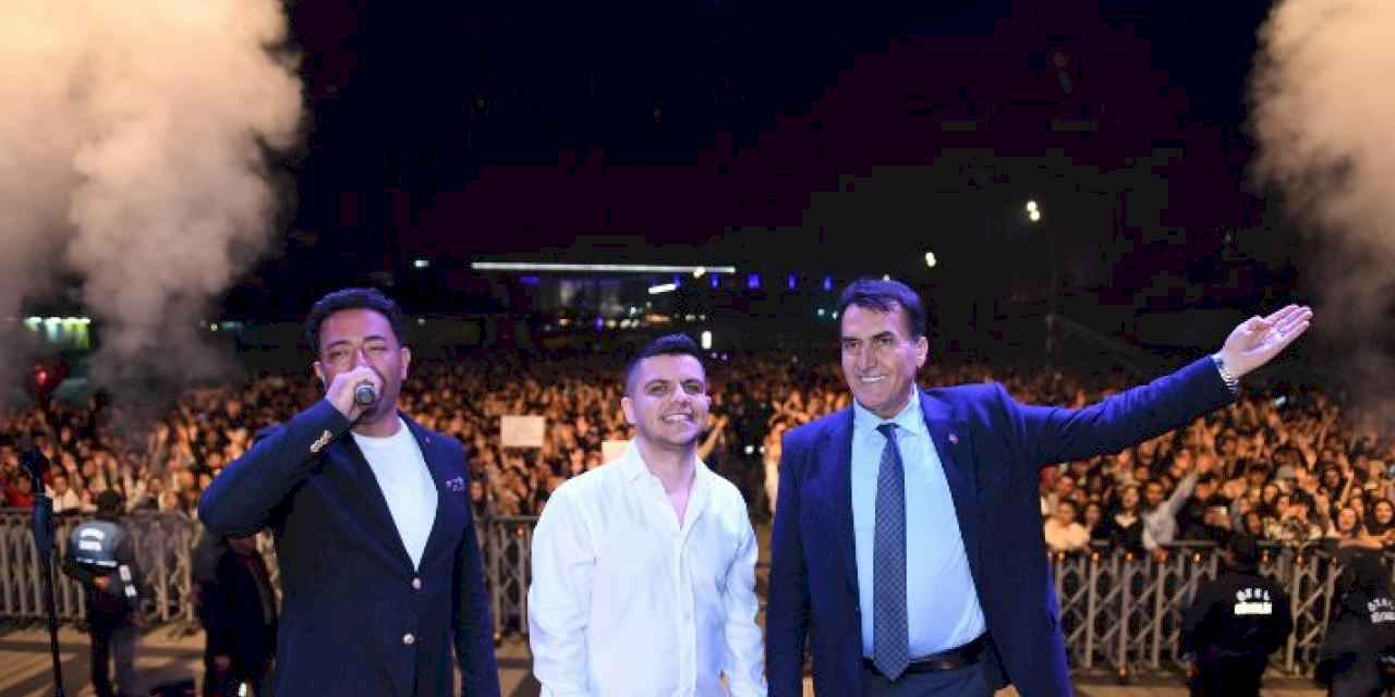 Osmangazi Meydanı’nda Bilal Sonses coşkusu