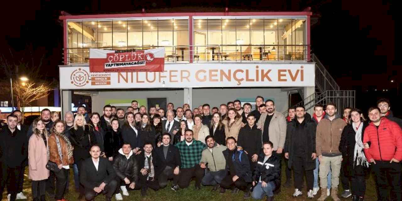 Şadi Özdemir üniversiteli gençlerle buluştu