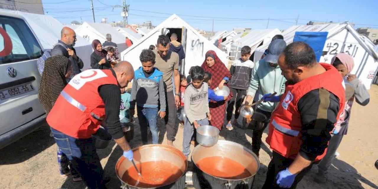 Kızılay'ın 'iyilik gemisi' Mısır'a ulaştı
