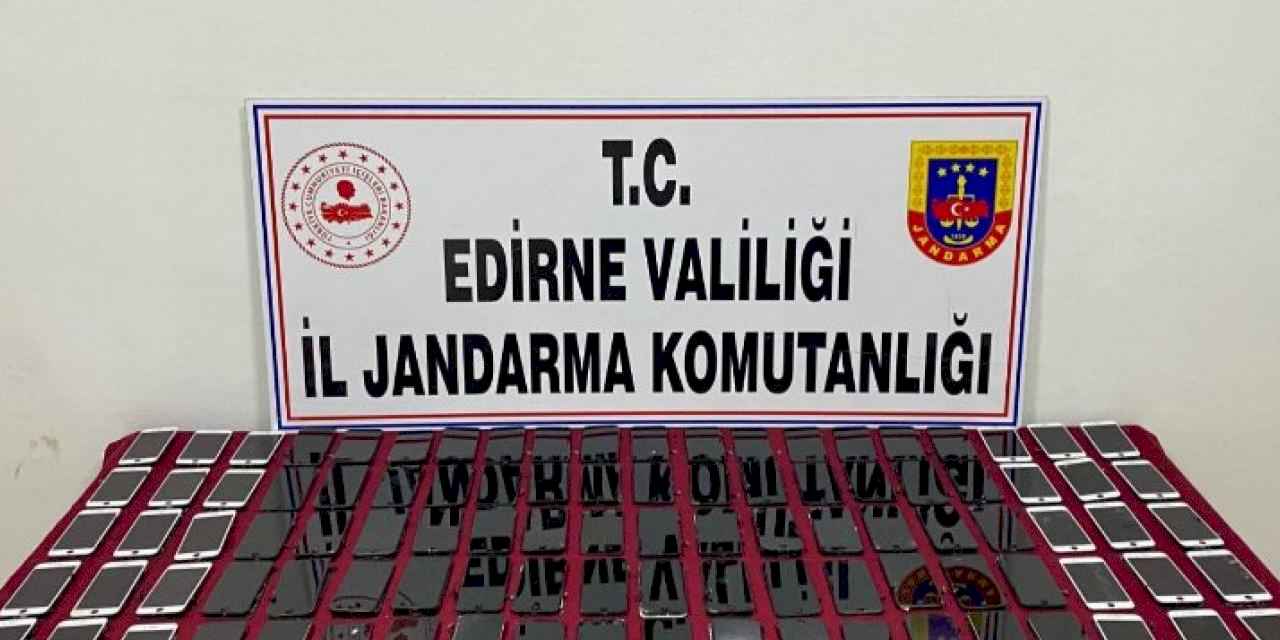 Edirne'de 280 Bin TL değerinde kaçak telefon ekranı ele geçirildi!